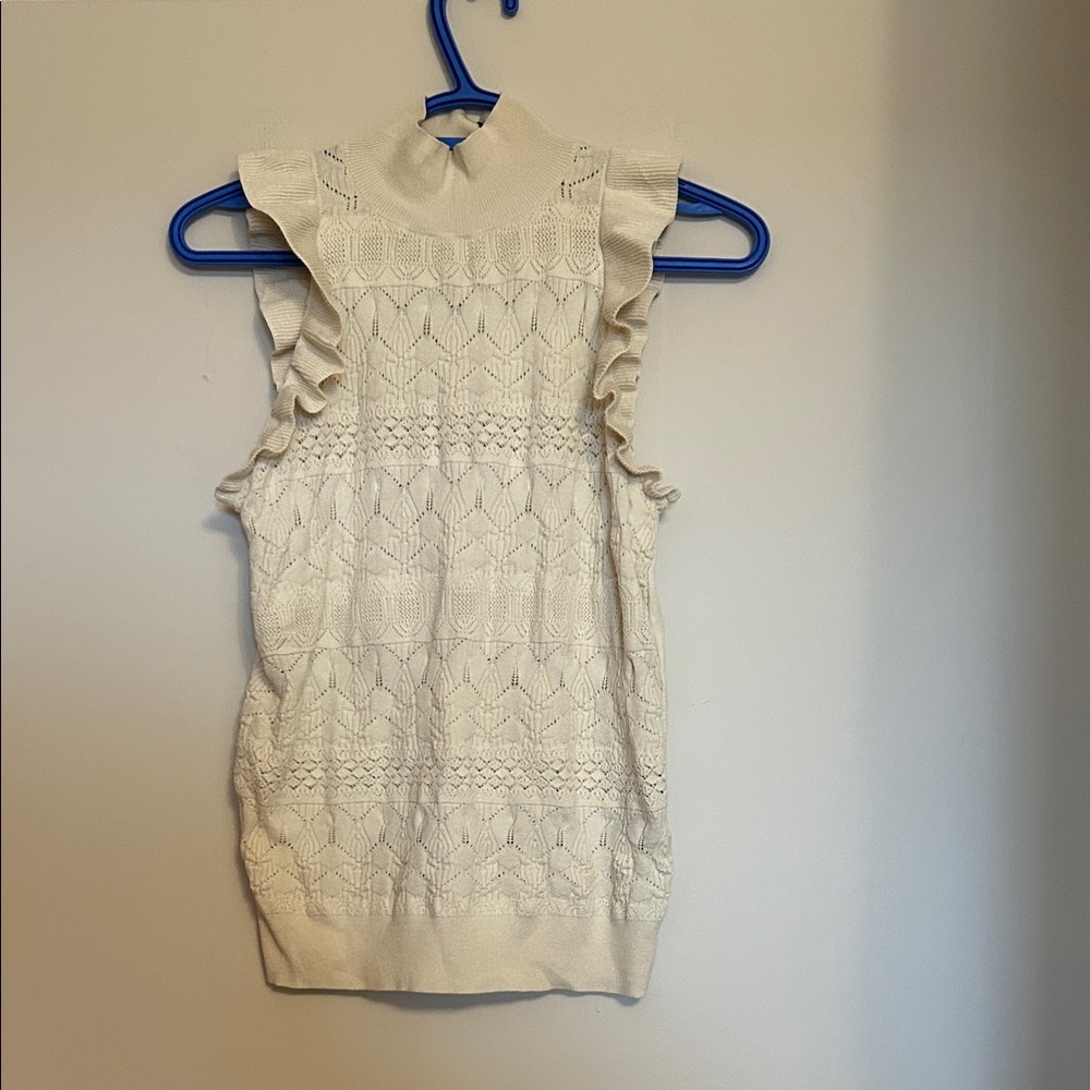 Who What Wear ruffle cap sleeve rayon mix pullover patterned front size small